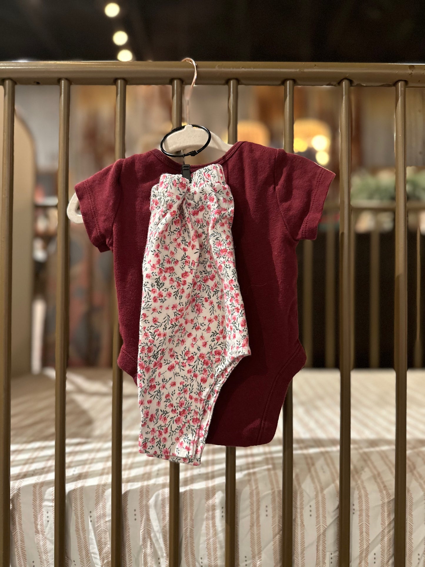 Old Navy "Mom's are for snuggles" 2-piece Outfit