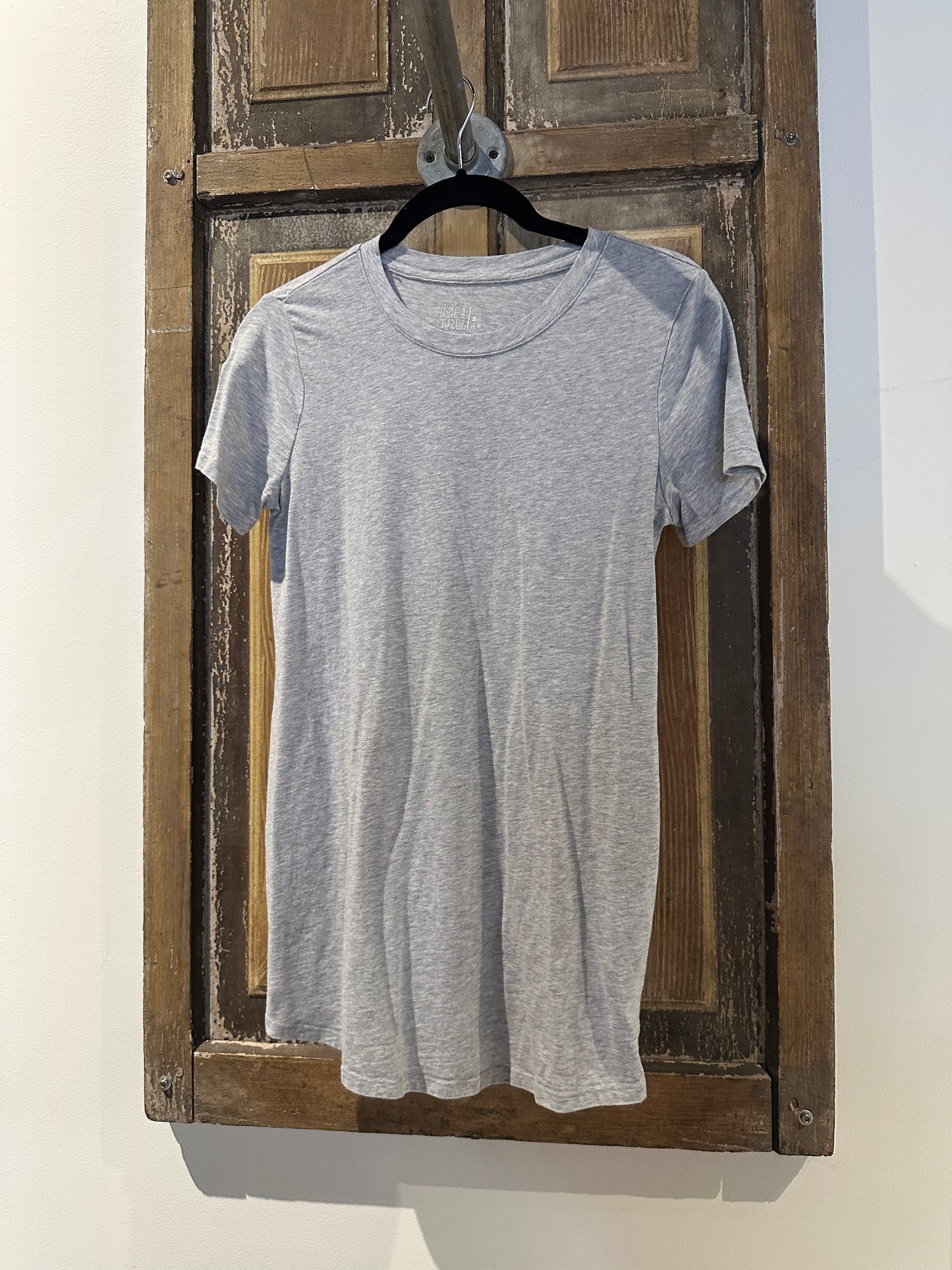Time & Tru Light Gray Maternity T-shirt