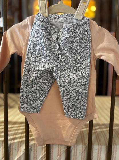 Carter's "Mommy & Daddy make Me Smile" 2-piece Outfit
