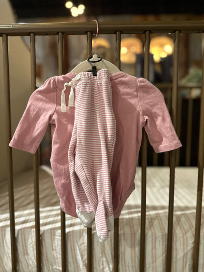 Baby Gap "Surrounded by Love" 2-piece outfit