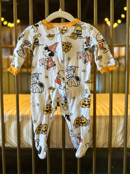 Peanuts Chairle Brown Halloween Sleeper