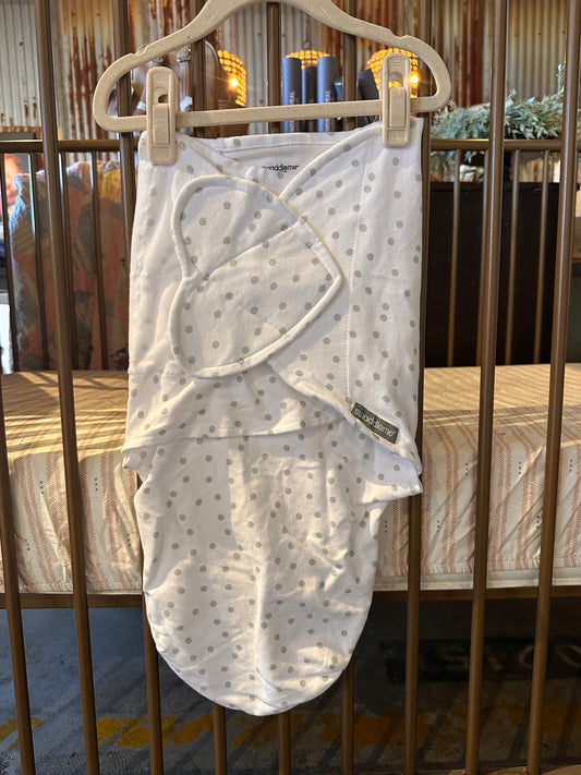 Swaddleme White & Gray Polka Dot Swaddle