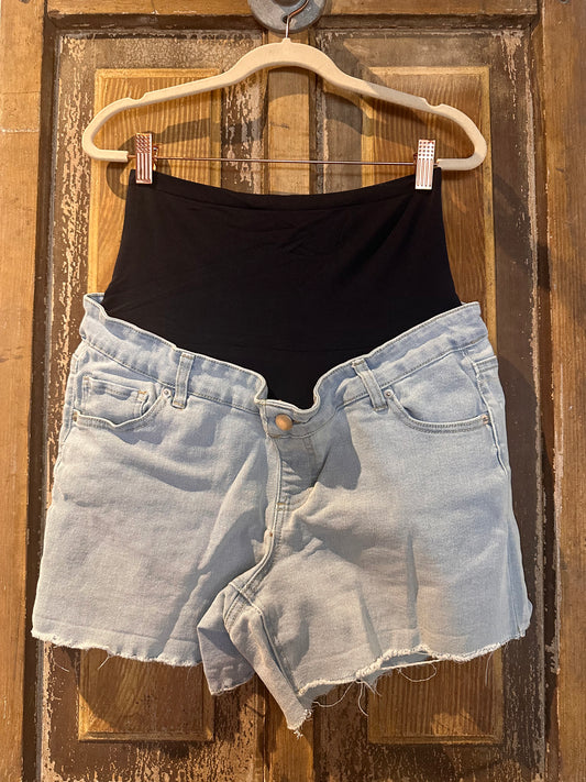 Time & Tru Light Wash Jean Shorts