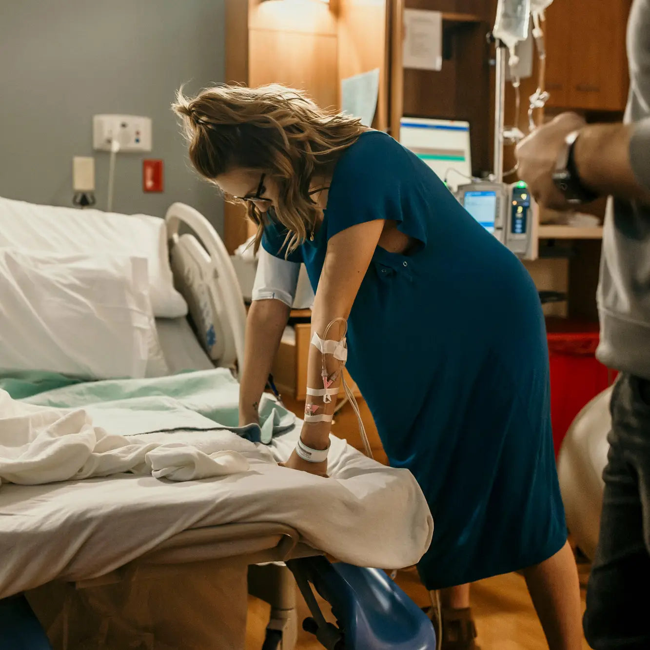 Little Tots Mommy Labor and Delivery/ Nursing Gown