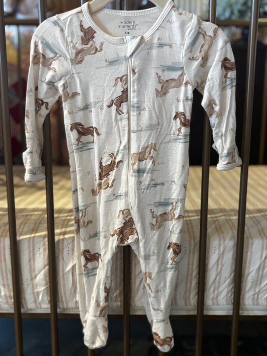 modern Moments Cream Horse Sleeper